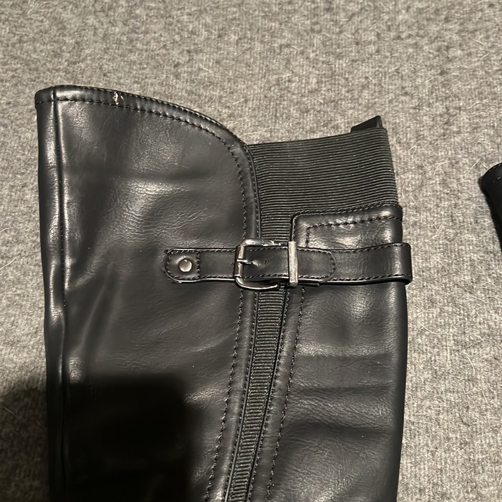 Boots - Picture 4 of 5